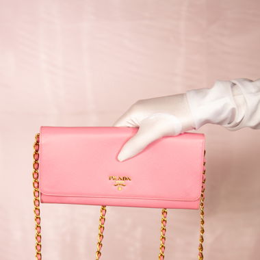 Prada wallet on chain