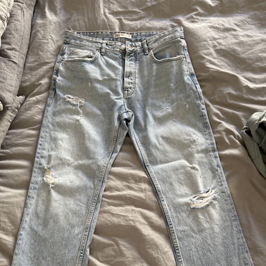 Jeans Zara troué taille 42 EUR