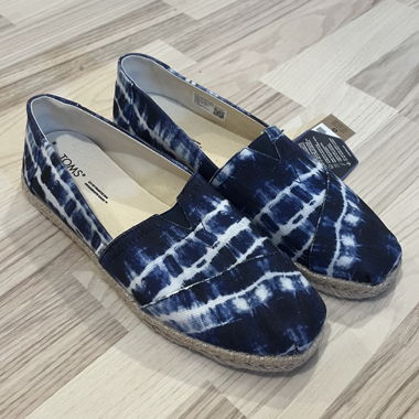 Scarpe Toms con motivo batik