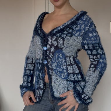 Cardigan vintage lavorato a maglia blu con motivo