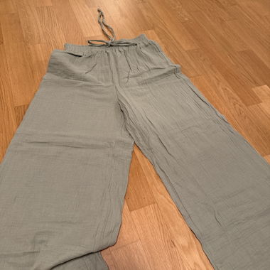 Pantaloni in lino verdi