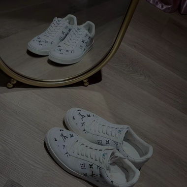 Louis Vuitton Rivoli sneakers in white