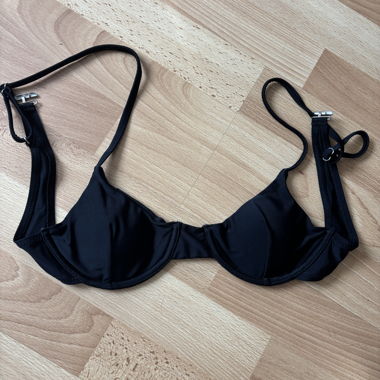 Black bikini top