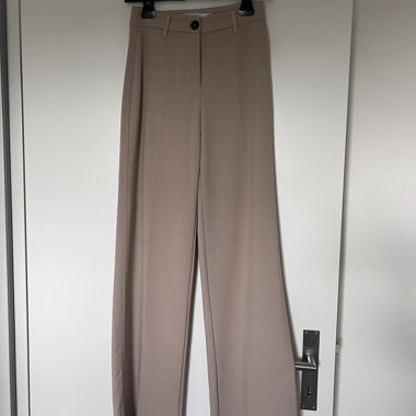 Pantaloni in tessuto Bershka, vari colori