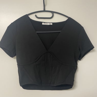 black tshirt