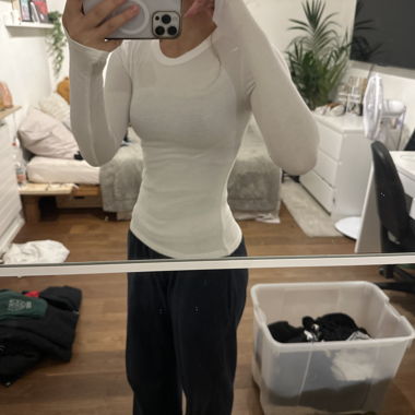 Weisses Langarmshirt