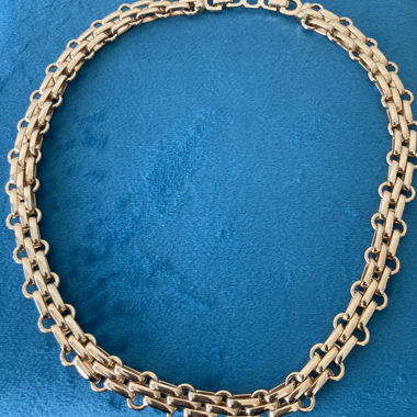 Chaîne dorée Christian Dior