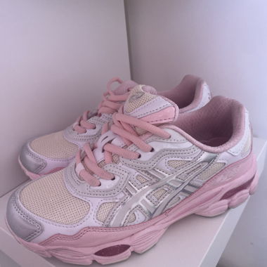 Asics shoes/ sneaker