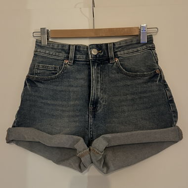 H&M High-Waist-Denim-Shorts EUR 36