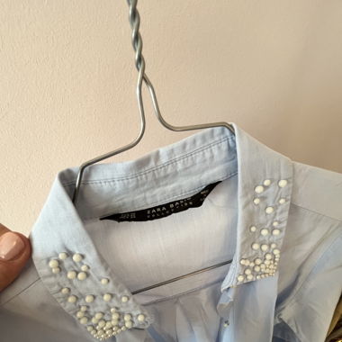 Zara Hemdenbluse mit Perlenkragen