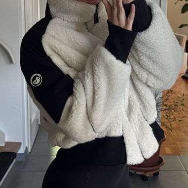 Veste en polaire blanche/noire