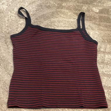 Top a righe con bretelle sottili spaghetti