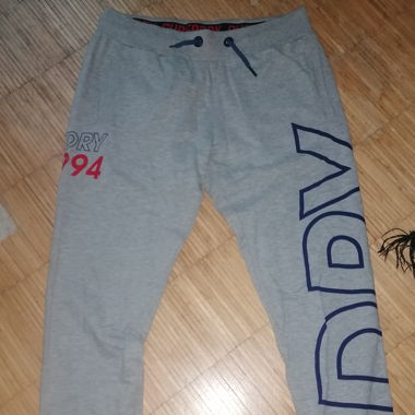 Superdry Jogginghose Gr. 42