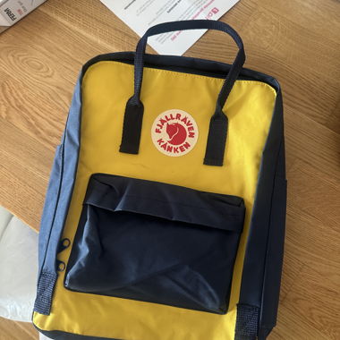 Zaino Fjällräven Kånken blu e giallo