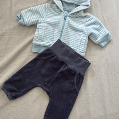 Ensemble bebe en velours taille 50