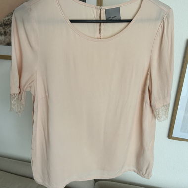 Top in pizzo rosa pallido