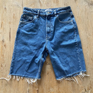 Jeans-Shorts; blauer Denim