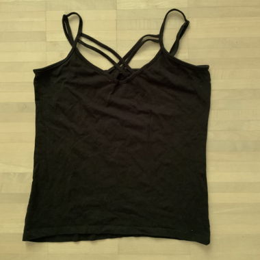 schwarzes Top