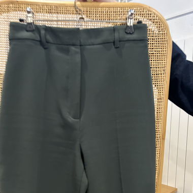 Pantalon look au vert foncé