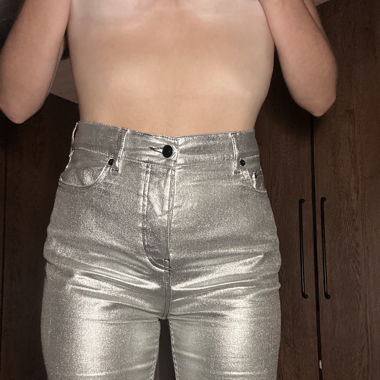 Silberfarbene Metallic-Wachshose