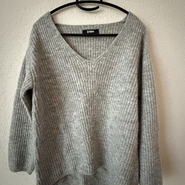 Grey knitted jumper