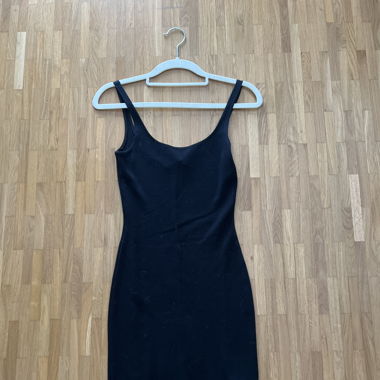 Knielanges enges Kleid
