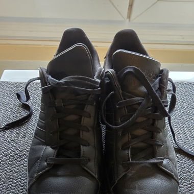 Adidas noires