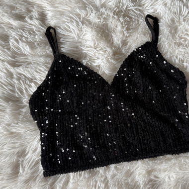 Joli top avec paillettes 