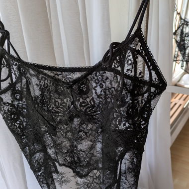 Haut en dentelle noir
