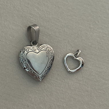 Parure de pendentifs cœur avec médaillon