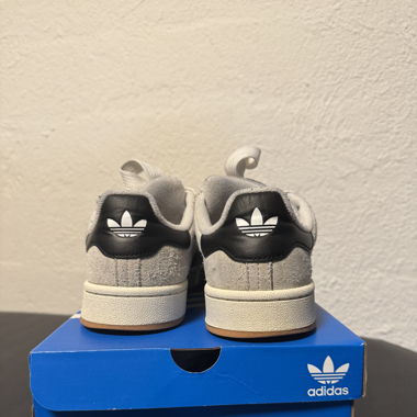 Adidas campus