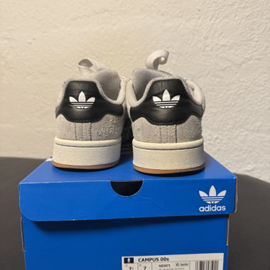 Adidas campus