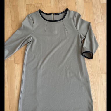 Grey dress with 3/4 sleeves, size 38/40