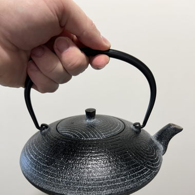 Théière japonaise en fonte 