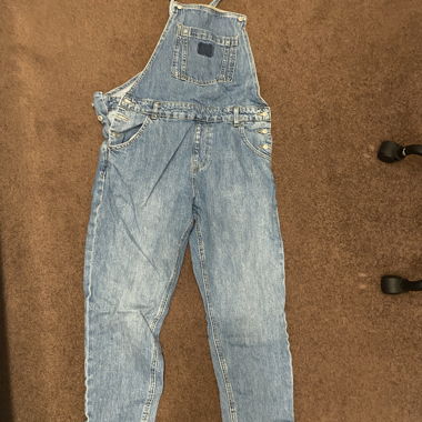 Latzhose zu verkaufen