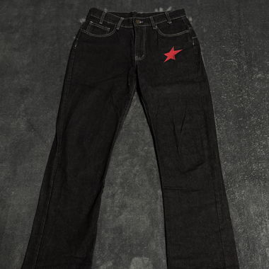 Baggy Jeans mit Print