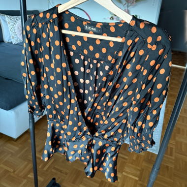 Blouse élégante OCHNIK à pois