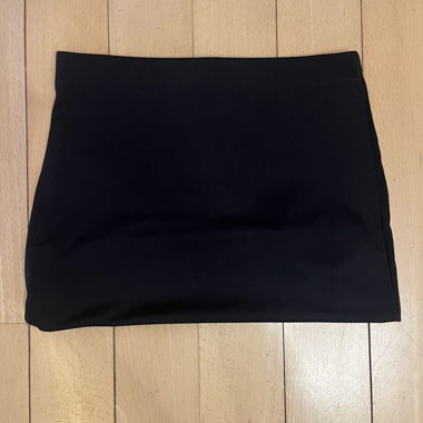 Black basic skirt 