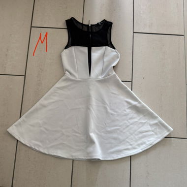 Weisses schwarzes Kleid