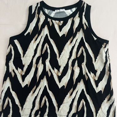 Patterned sleeveless top
