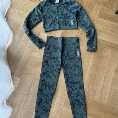 gymshark set leggins and crop