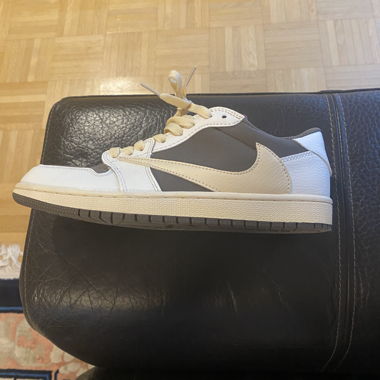 Travis Scott Jorden 1 low reverse mocha (REPS)
