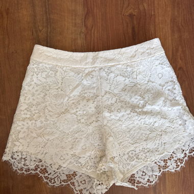 Short en dentelle 