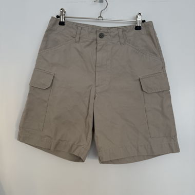 Dockers women’s beige cargo shorts size 36-38)