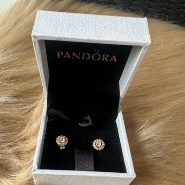 Boucle d’oreille Pandora 
