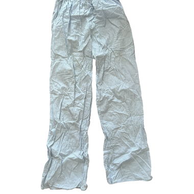 Blau weiss gestreifte Hose