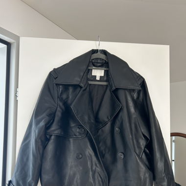 Cropped oversized Kunstleder Trenchcoat M