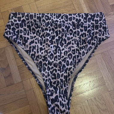 léopard swimsuit 