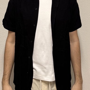 Camicia nera a maniche corte