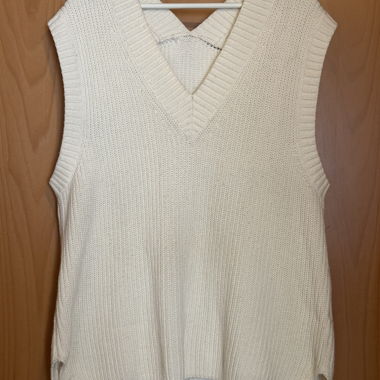 weisse Strickweste 